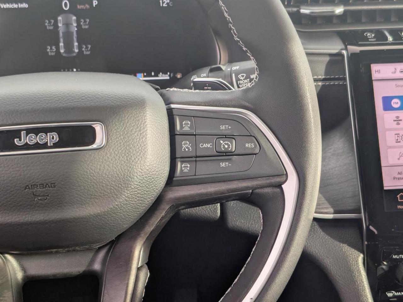 2025 Jeep Grand Cherokee LIMITED 4X4 Photo