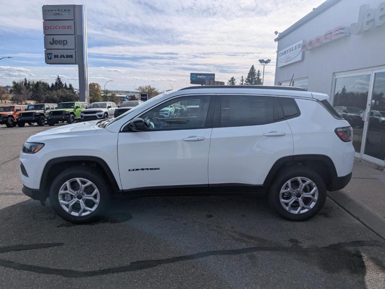 2026 Jeep Compass NORTH Photo3