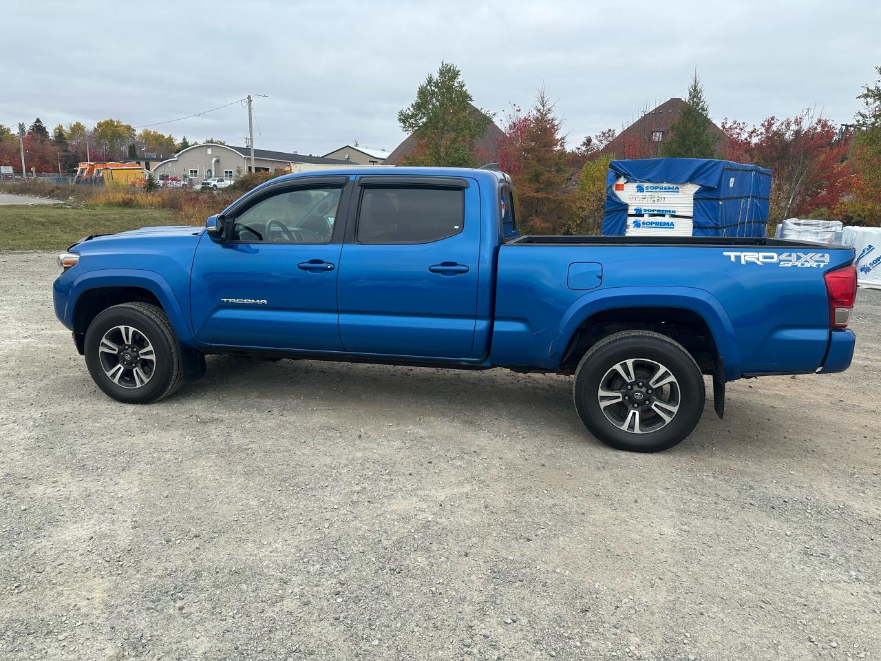 2017 Toyota Tacoma TRD Sport Photo
