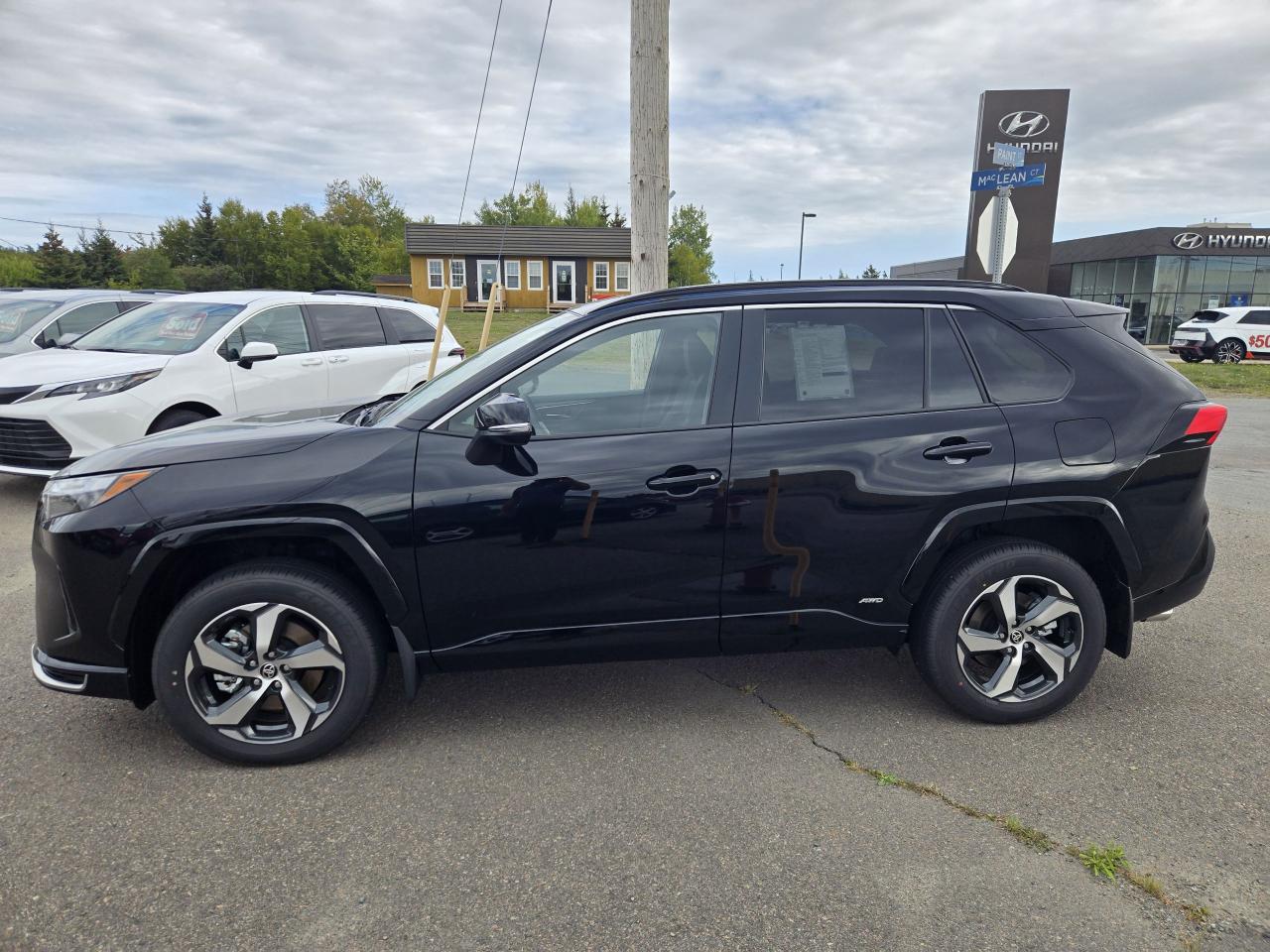 2025 Toyota RAV4 PLUG-IN HYBRID SE AWD SE Photo1