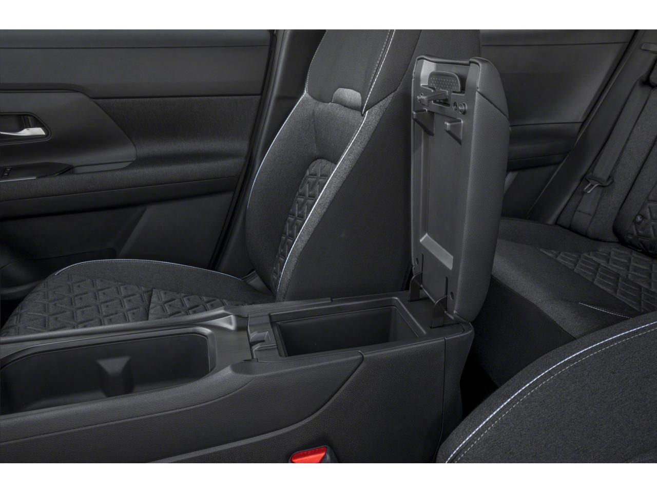 2025 Nissan Kicks SV FWD Photo10