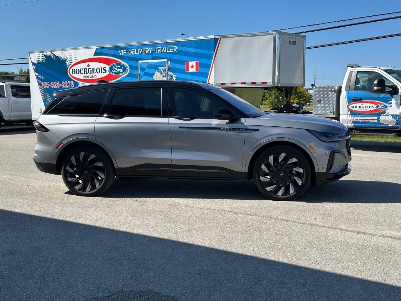 2024 Lincoln Nautilus Reserve AWD Photo4