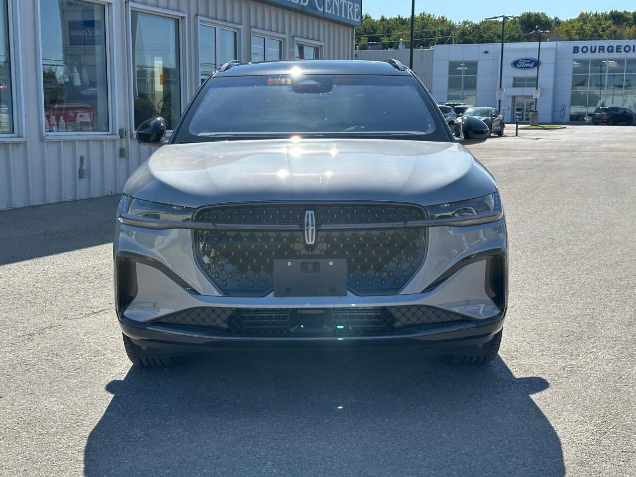 2024 Lincoln Nautilus Reserve AWD Photo2