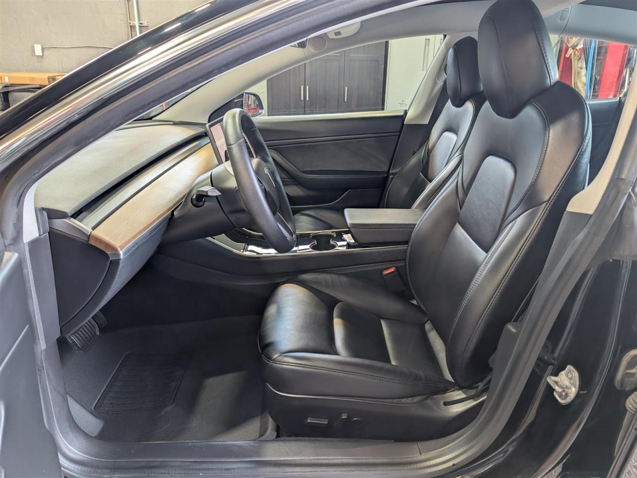 2020 Tesla Model 3 LONG RANGE AWD - DUAL MOTOR Photo