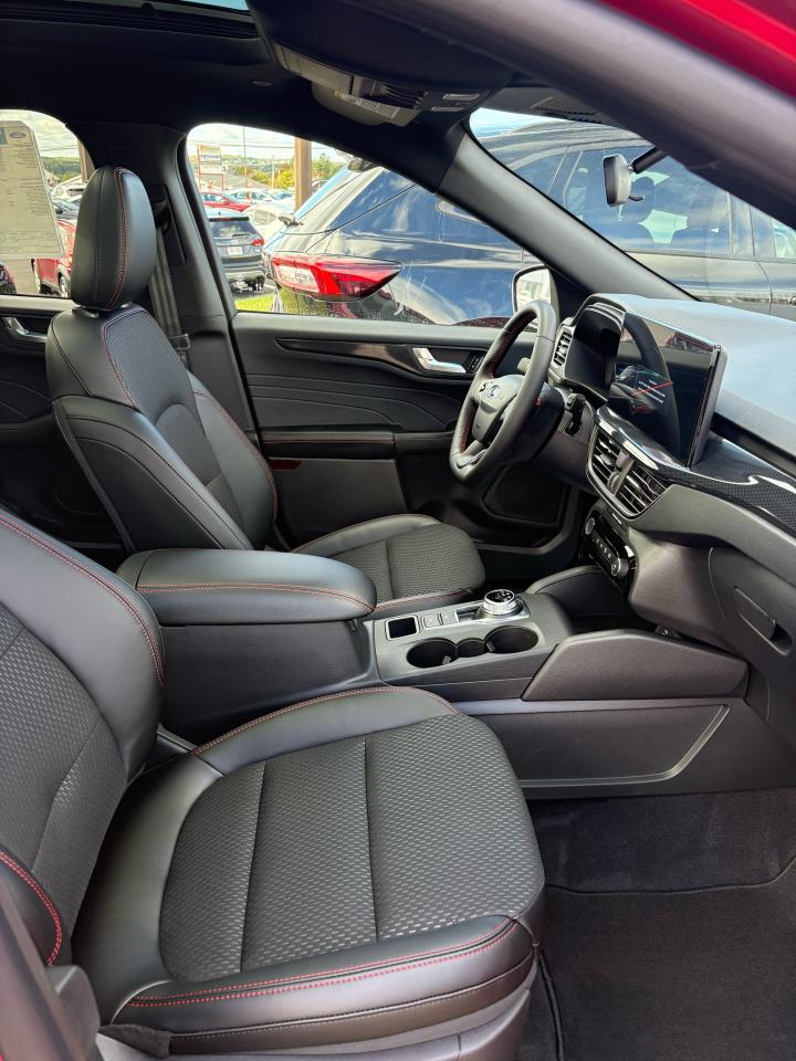 2025 Ford Escape ST-Line Photo