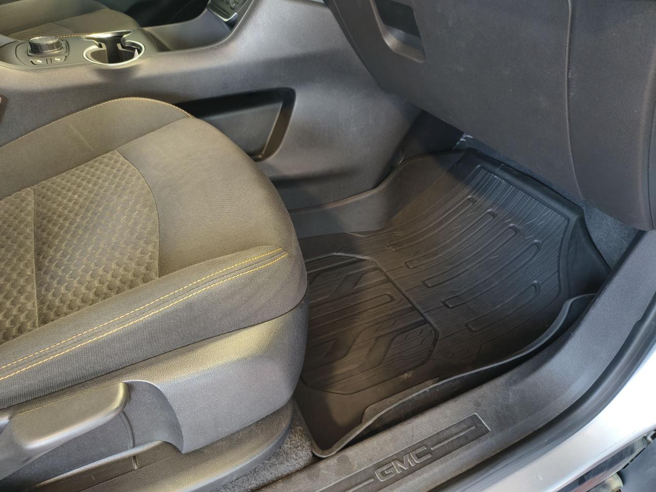 2020 GMC Terrain SLE Photo0