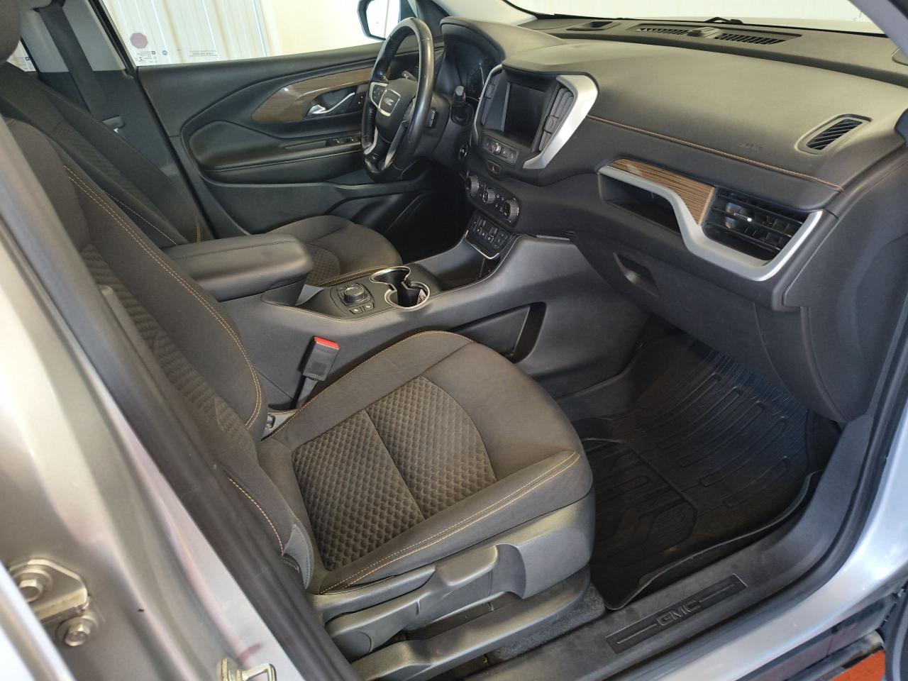 2020 GMC Terrain SLE Photo0