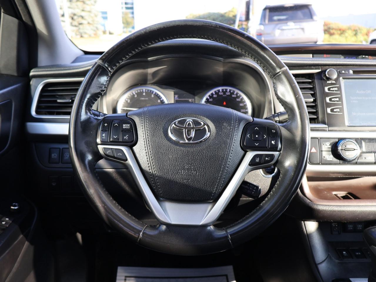 2017 Toyota Highlander XLE AWD CERTIFIED *TOYOTA MAINTAIN*7 SEATS* CAMERA NAV BLUETOOTH LEATHER HEATED SEATS SUNROOF CRUISE ALLOYS - Photo #10