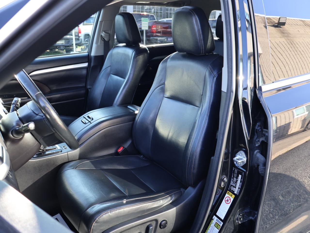 2017 Toyota Highlander XLE AWD CERTIFIED *TOYOTA MAINTAIN*7 SEATS* CAMERA NAV BLUETOOTH LEATHER HEATED SEATS SUNROOF CRUISE ALLOYS - Photo #14