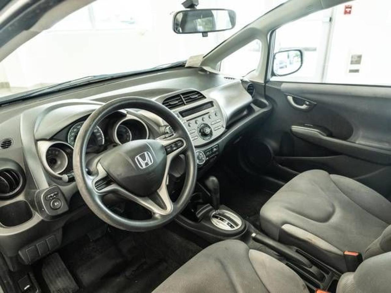 2011 Honda Fit LX/ ONE OWNER / NO ACCIDENT/ LOW KM / SUPER CLEAN/ - Photo #2