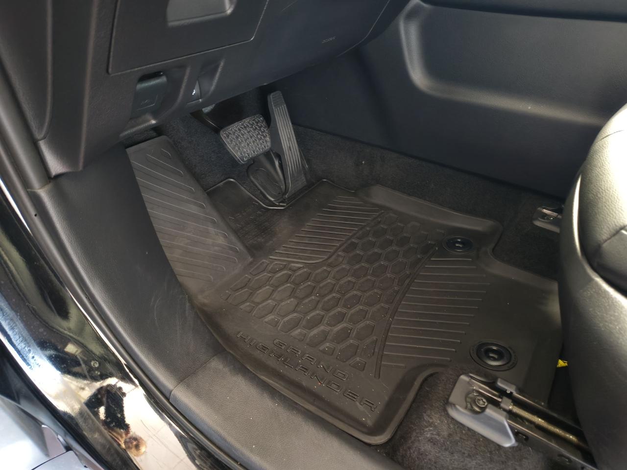 2024 Toyota Grand Highlander XLE Photo0