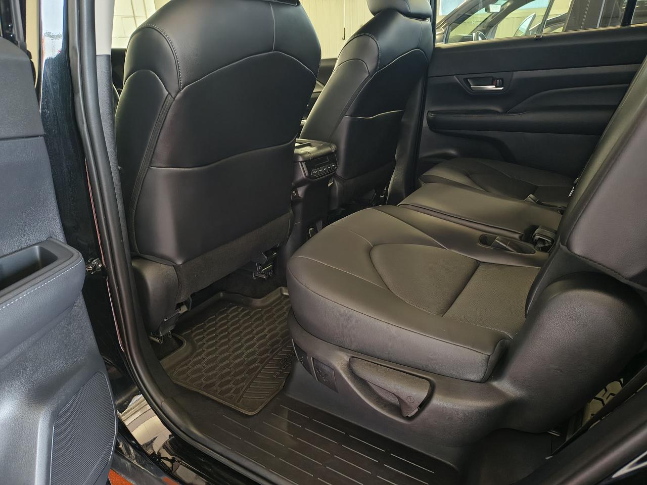 2024 Toyota Grand Highlander XLE Photo0