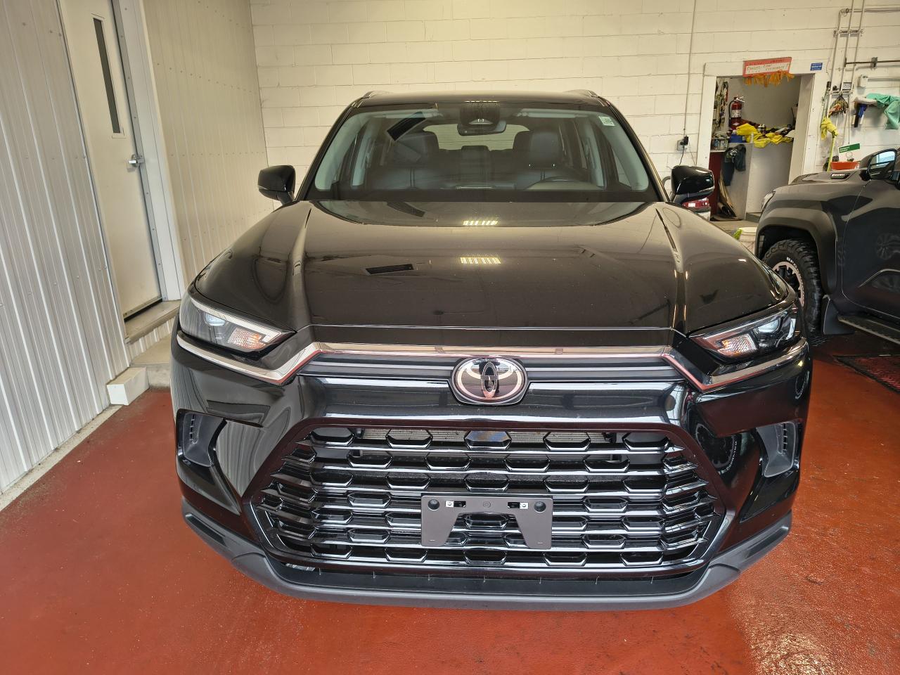 2024 Toyota Grand Highlander XLE Photo0