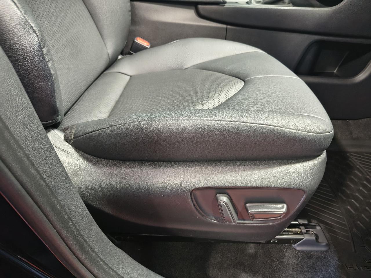 2024 Toyota Grand Highlander XLE Photo0