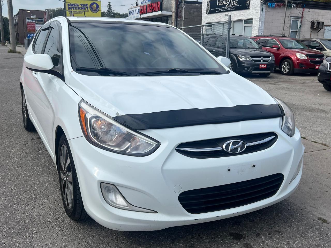 2015 Hyundai Accent SE-EXTRA CLEAN-HEATED SEATS-BLUTOOTH