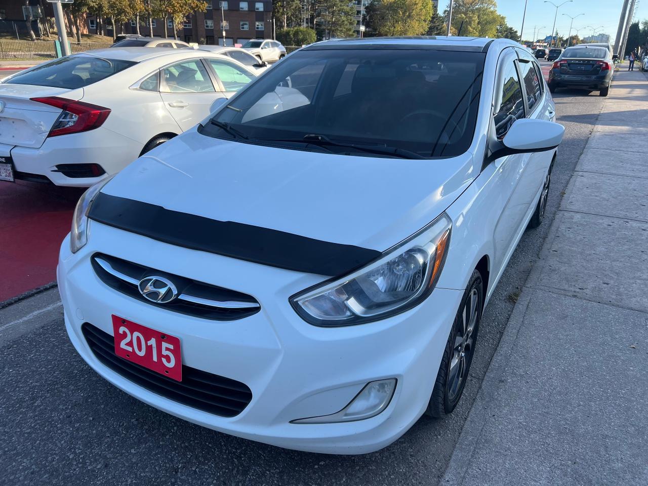 2015 Hyundai Accent SE-EXTRA CLEAN-HEATED SEATS-BLUTOOTH Photo2
