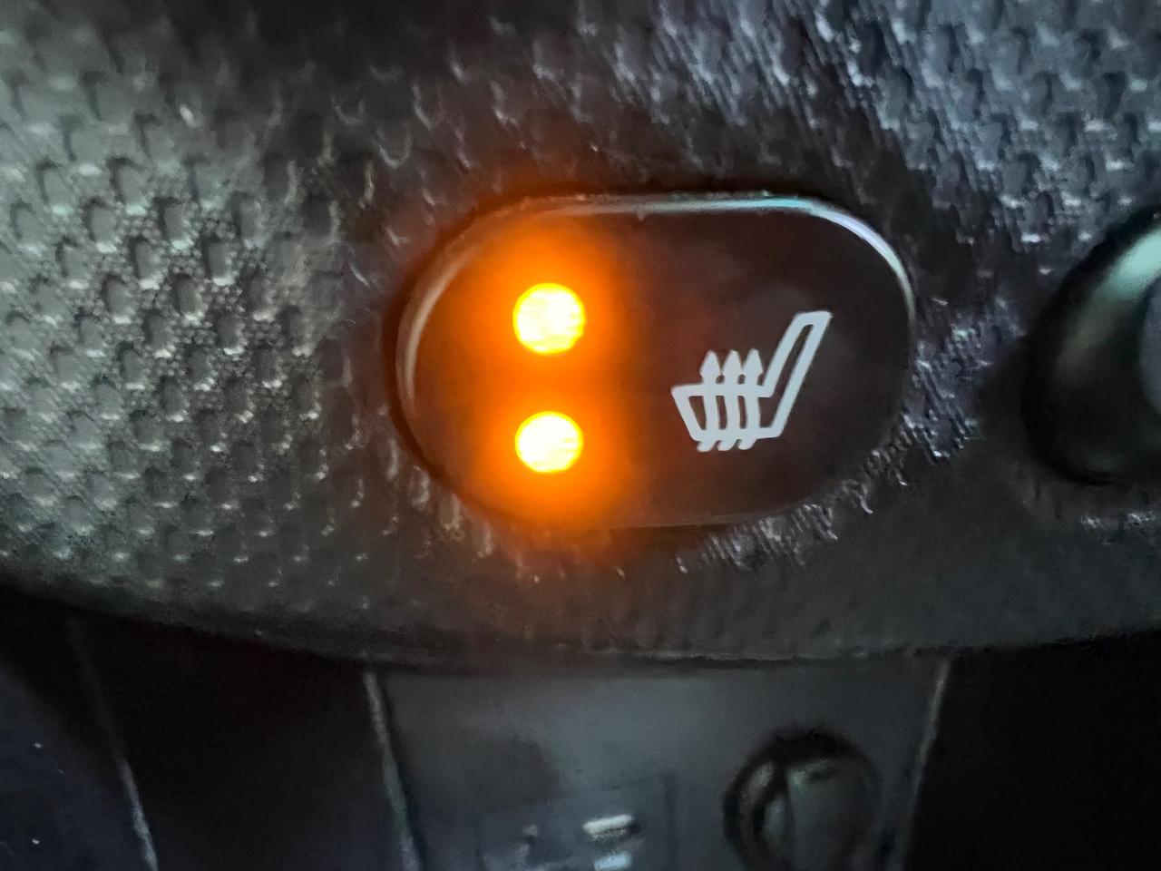 2015 Hyundai Accent SE-EXTRA CLEAN-HEATED SEATS-BLUTOOTH Photo