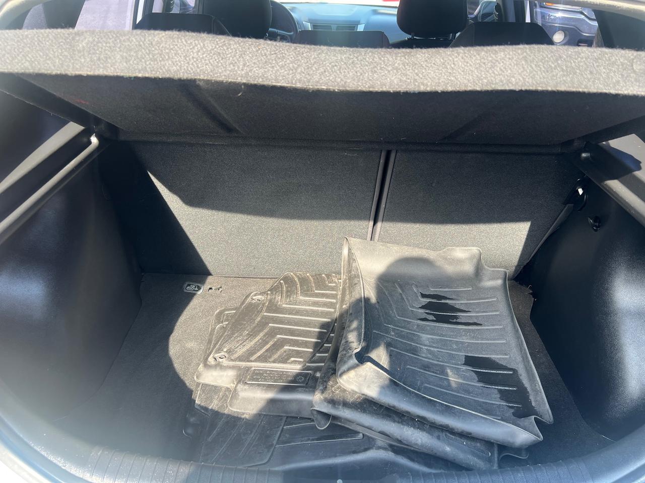 2015 Hyundai Accent SE-EXTRA CLEAN-HEATED SEATS-BLUTOOTH Photo