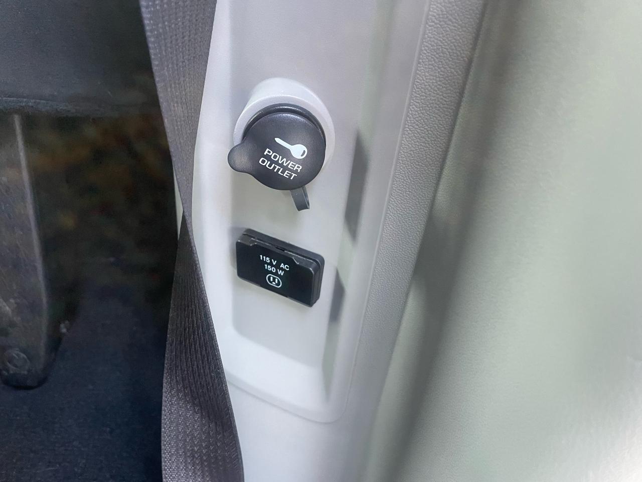 2015 Chrysler Town & Country TOURING - Photo #13