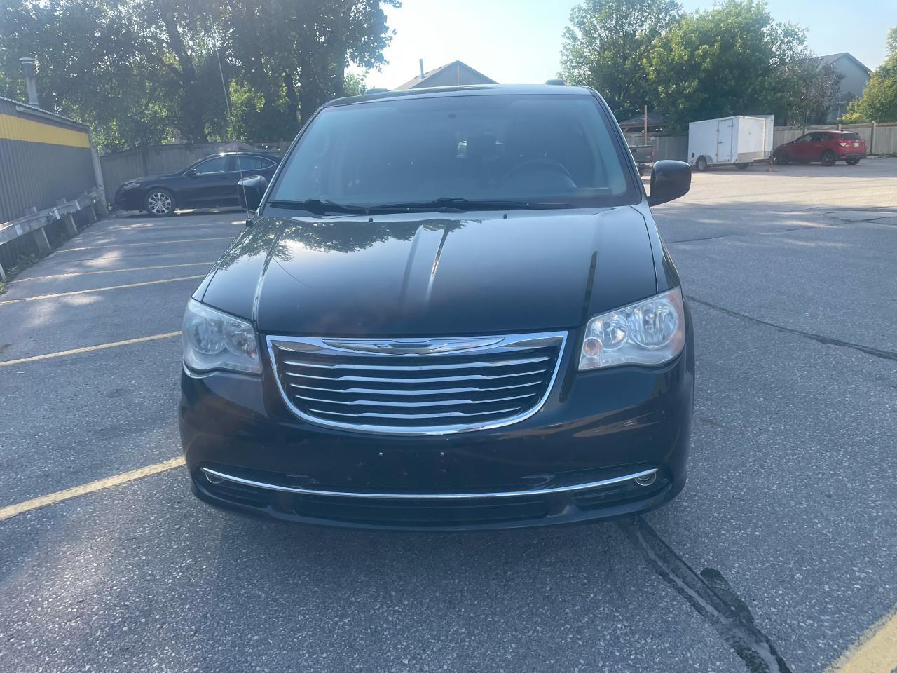 2015 Chrysler Town & Country TOURING - Photo #2