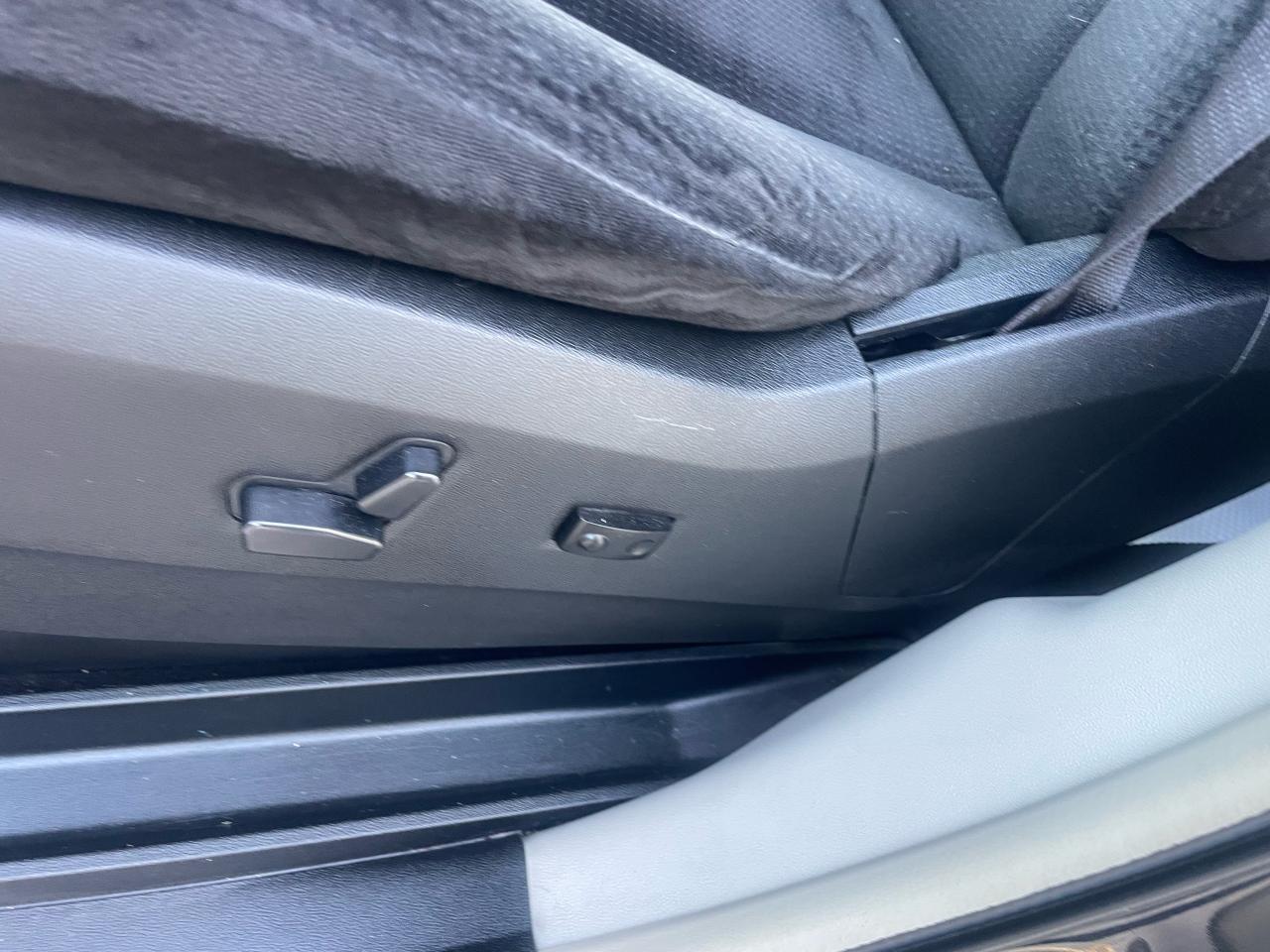 2015 Chrysler Town & Country TOURING - Photo #10