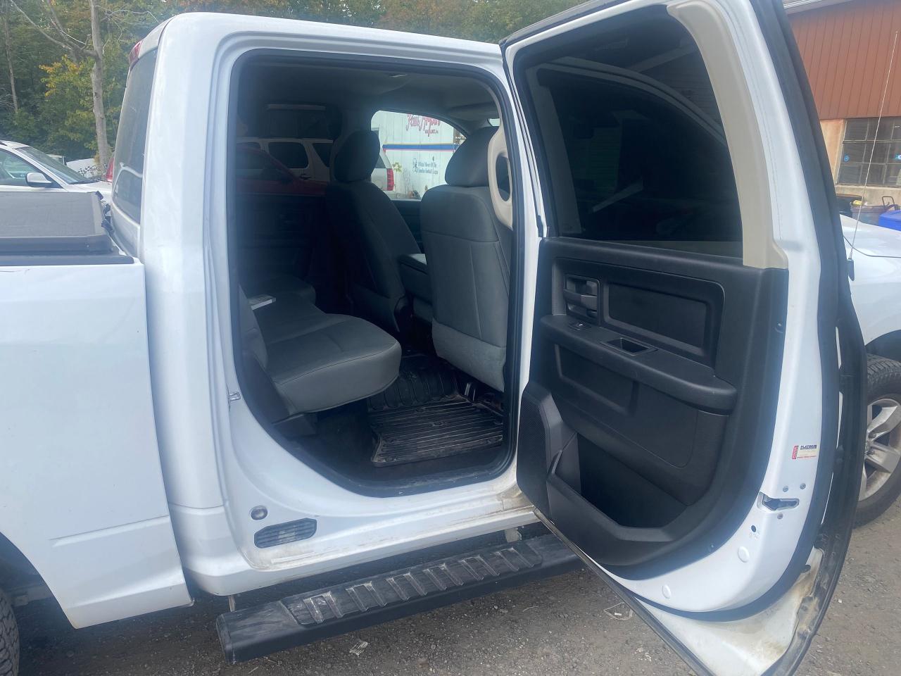 2015 RAM 1500 ST - Photo #2
