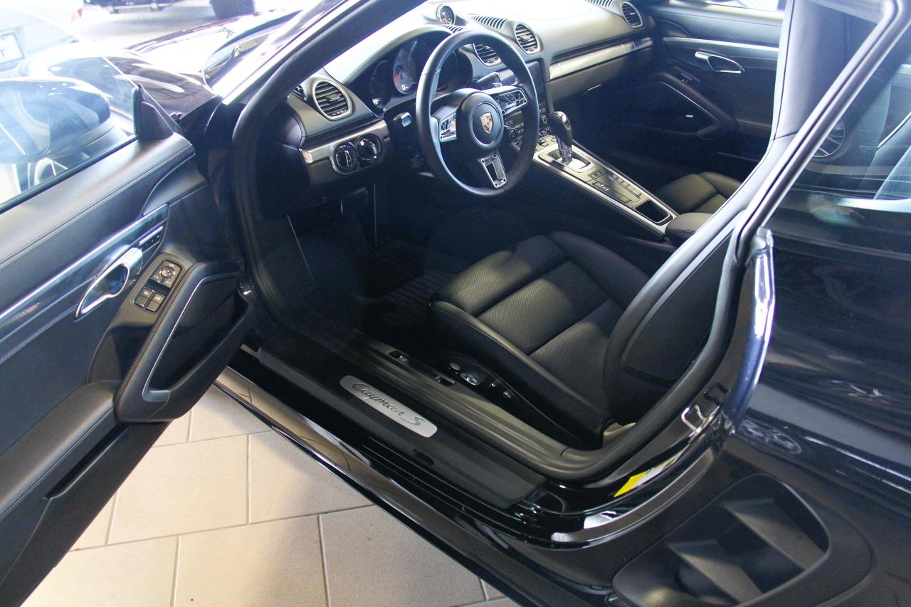 2024 Porsche 718 Cayman S - Photo #11