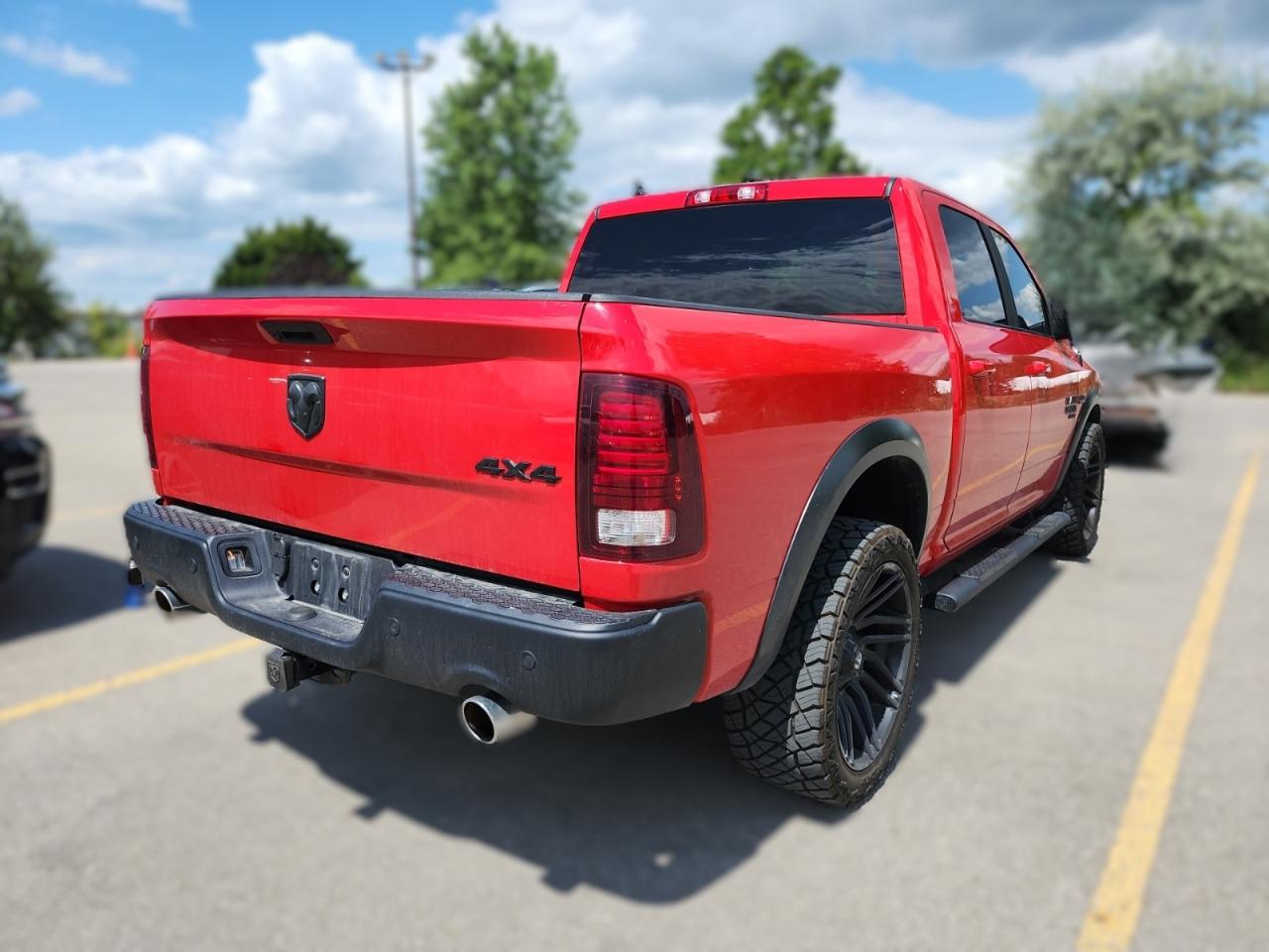 2021 RAM 1500 Classic WARLOCK 4X4 CREW CAB 5'7" BOX - Photo #3