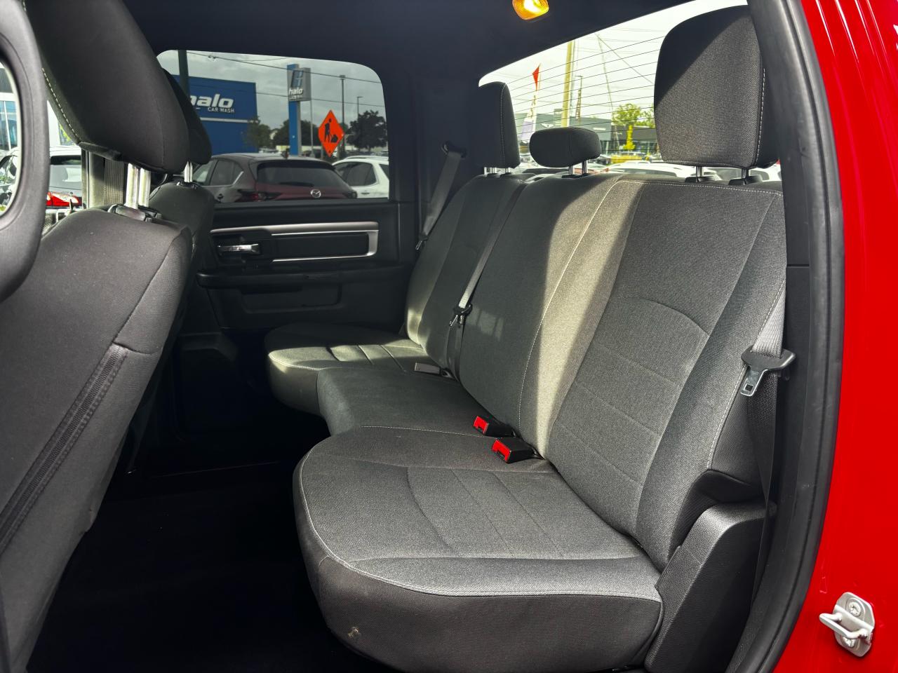 2021 RAM 1500 Classic WARLOCK 4X4 CREW CAB 5'7" BOX - Photo #13