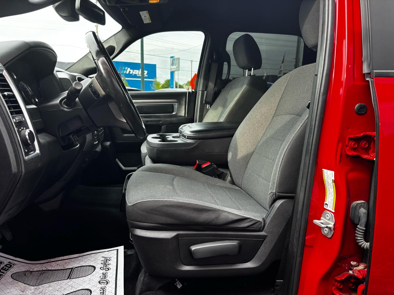 2021 RAM 1500 Classic WARLOCK 4X4 CREW CAB 5'7" BOX - Photo #7