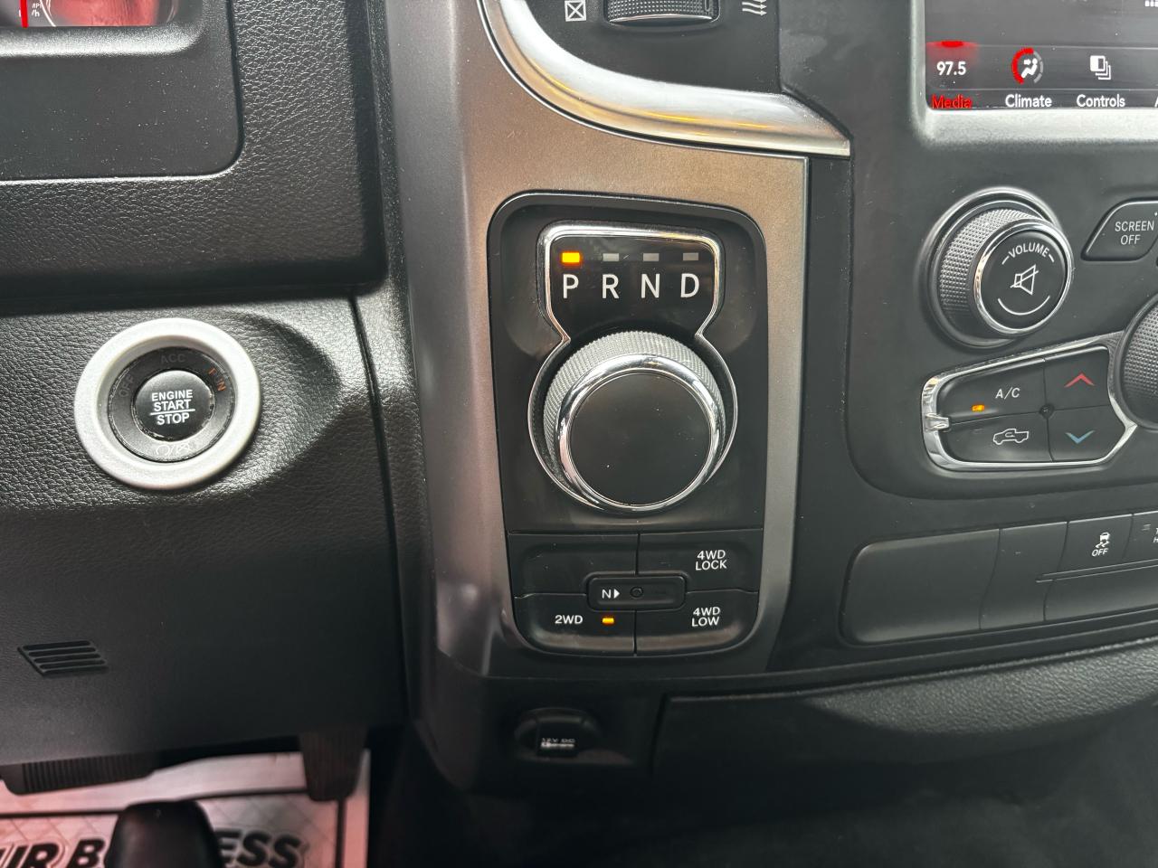 2021 RAM 1500 Classic WARLOCK 4X4 CREW CAB 5'7" BOX - Photo #10