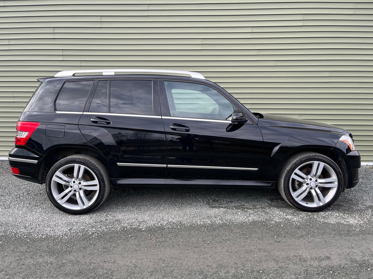 2011 Mercedes-Benz GLK-Class 4MATIC 4dr GLK 350 - Photo #2