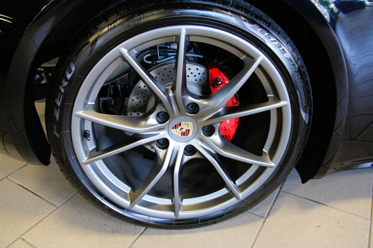 2024 Porsche 718 Cayman S Photo