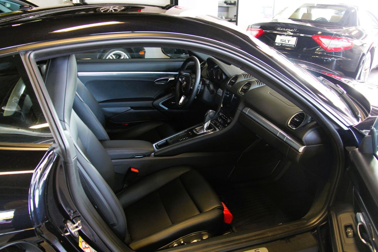 2024 Porsche 718 Cayman S Photo