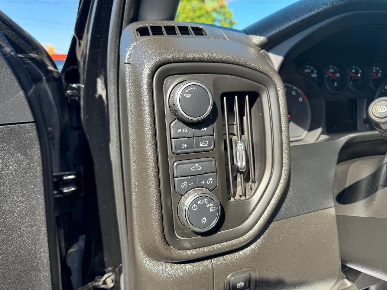 2022 Chevrolet Silverado 1500 4WD Crew Cab 147" Custom - Photo #10