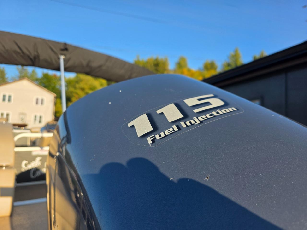 2012 - BENNINGTON BENNINGTON 2275RCW Photo