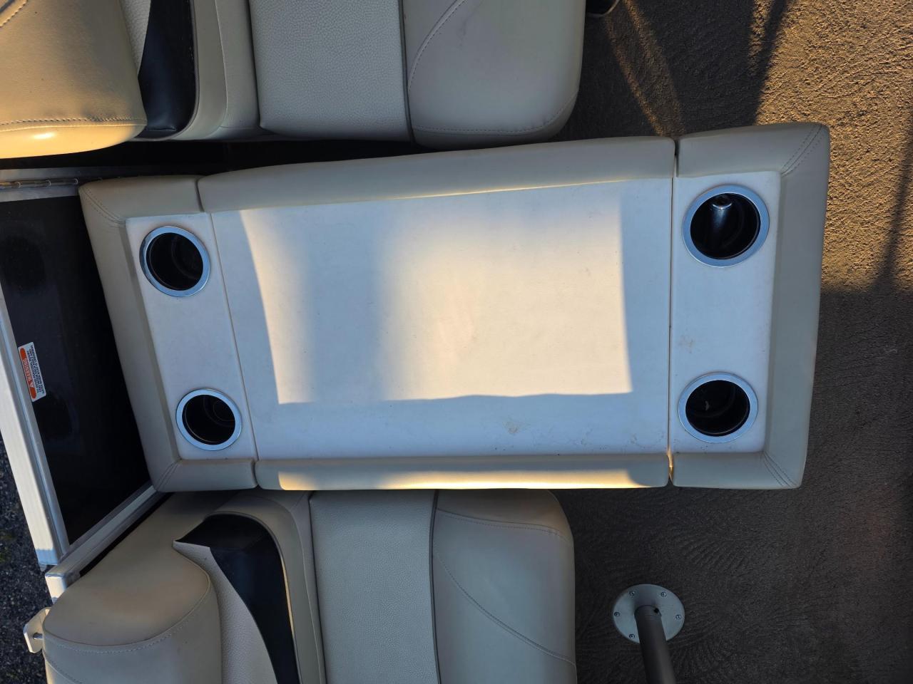 2012 - BENNINGTON BENNINGTON 2275RCW Photo