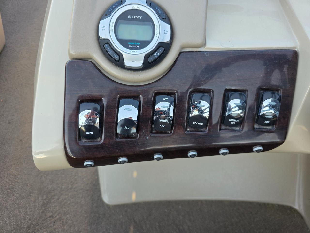 2012 - BENNINGTON BENNINGTON 2275RCW Photo