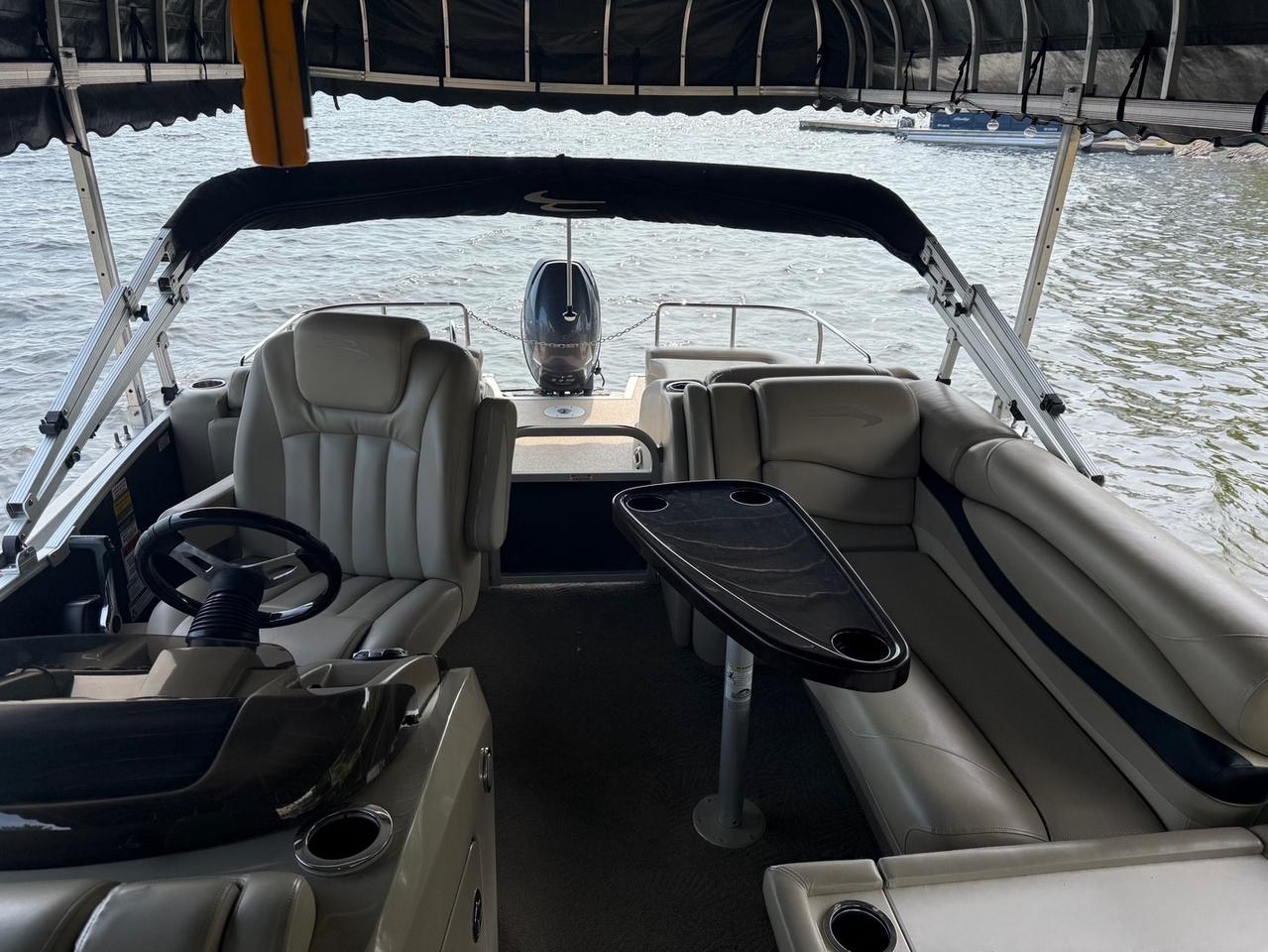 2012 - BENNINGTON BENNINGTON 2275RCW Photo