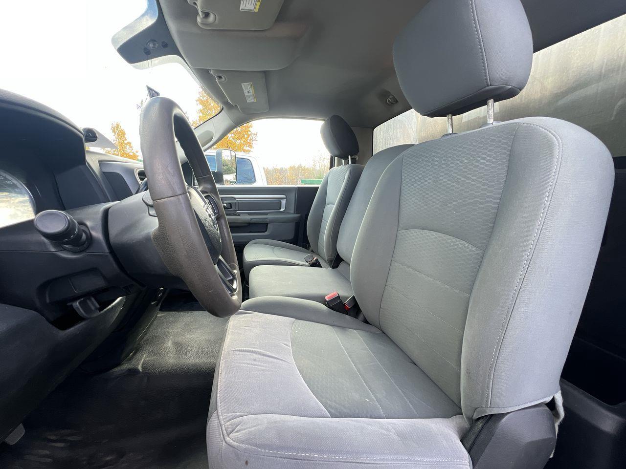 2016 RAM 5500 Chassis ST/SLT DUMP TRUCK!! Photo