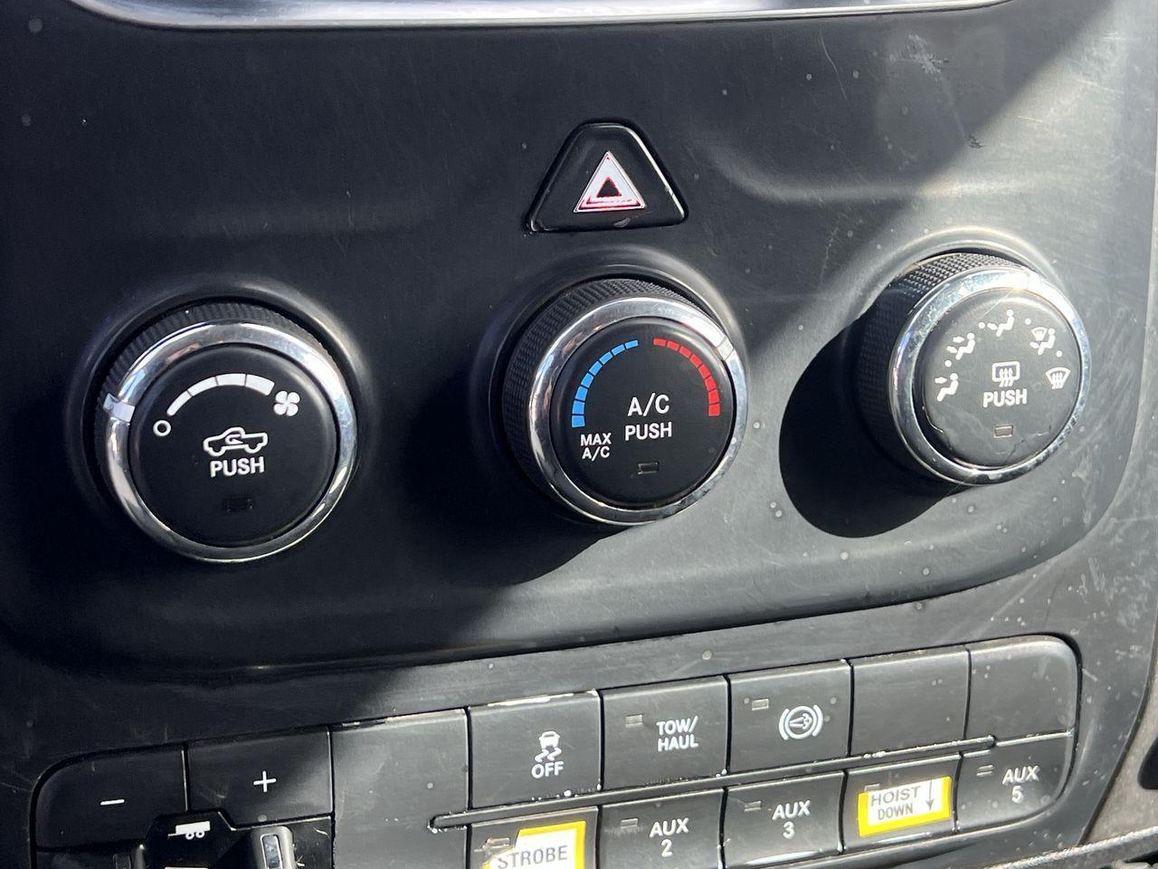 2016 RAM 5500 Chassis ST/SLT DUMP TRUCK!! Photo