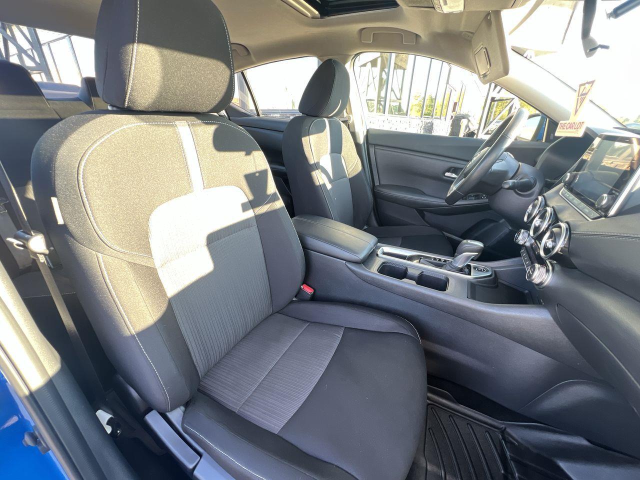 2021 Nissan Sentra SV MOONROOF, SIRIUS XM, CRUISE CONTROL, BACK UP CAM!! Photo