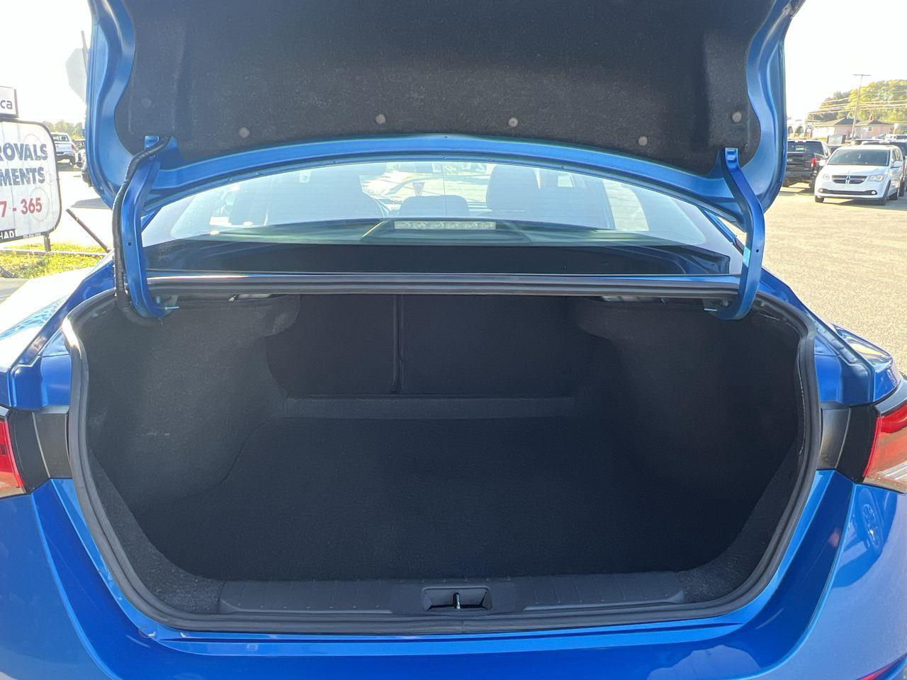 2021 Nissan Sentra SV MOONROOF, SIRIUS XM, CRUISE CONTROL, BACK UP CAM!! Photo