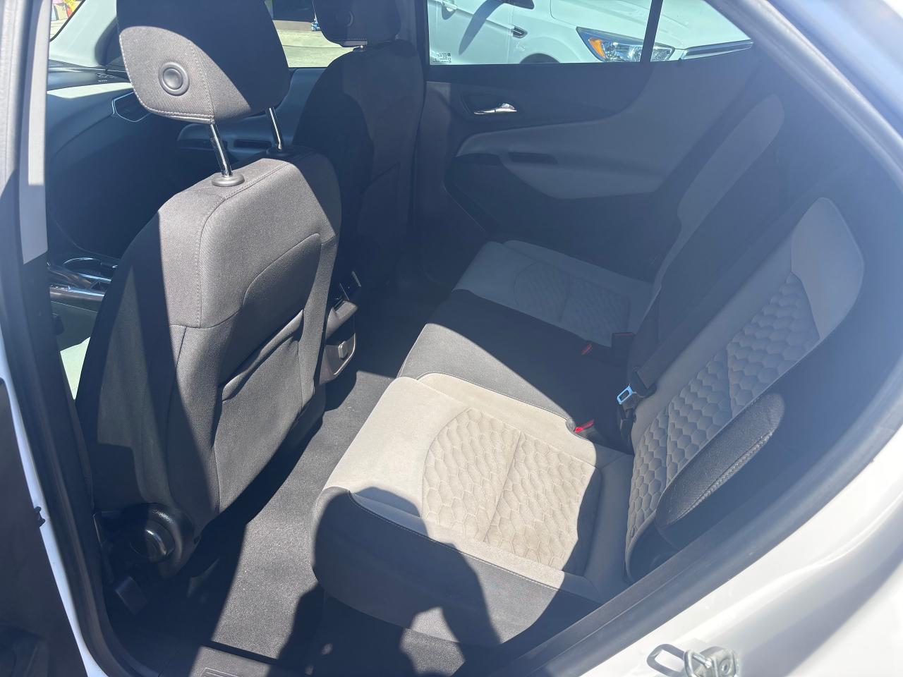 2018 Chevrolet Equinox GREAT DEAL SUPER CLEAN! - Photo #10