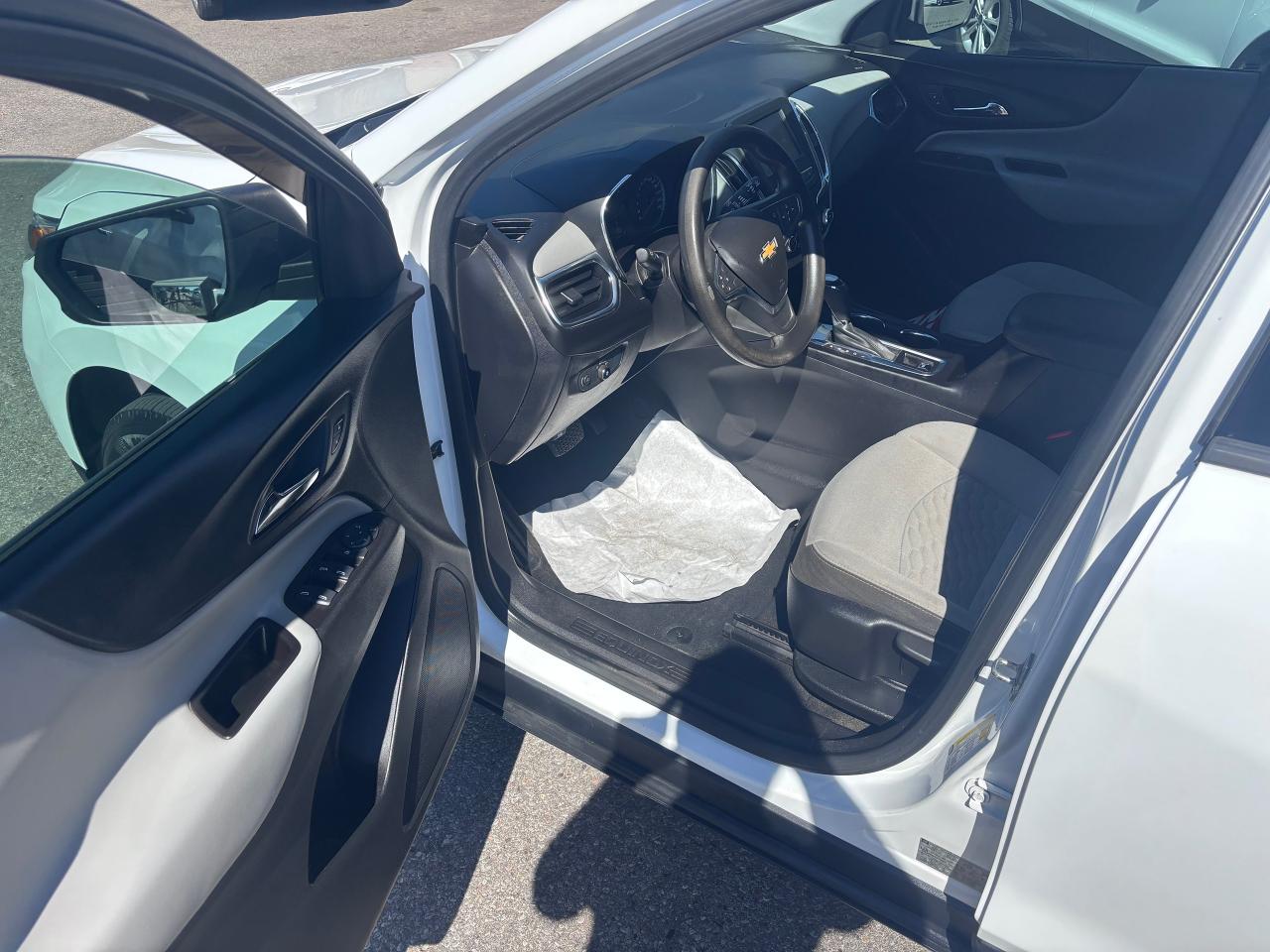 2018 Chevrolet Equinox GREAT DEAL SUPER CLEAN! - Photo #12