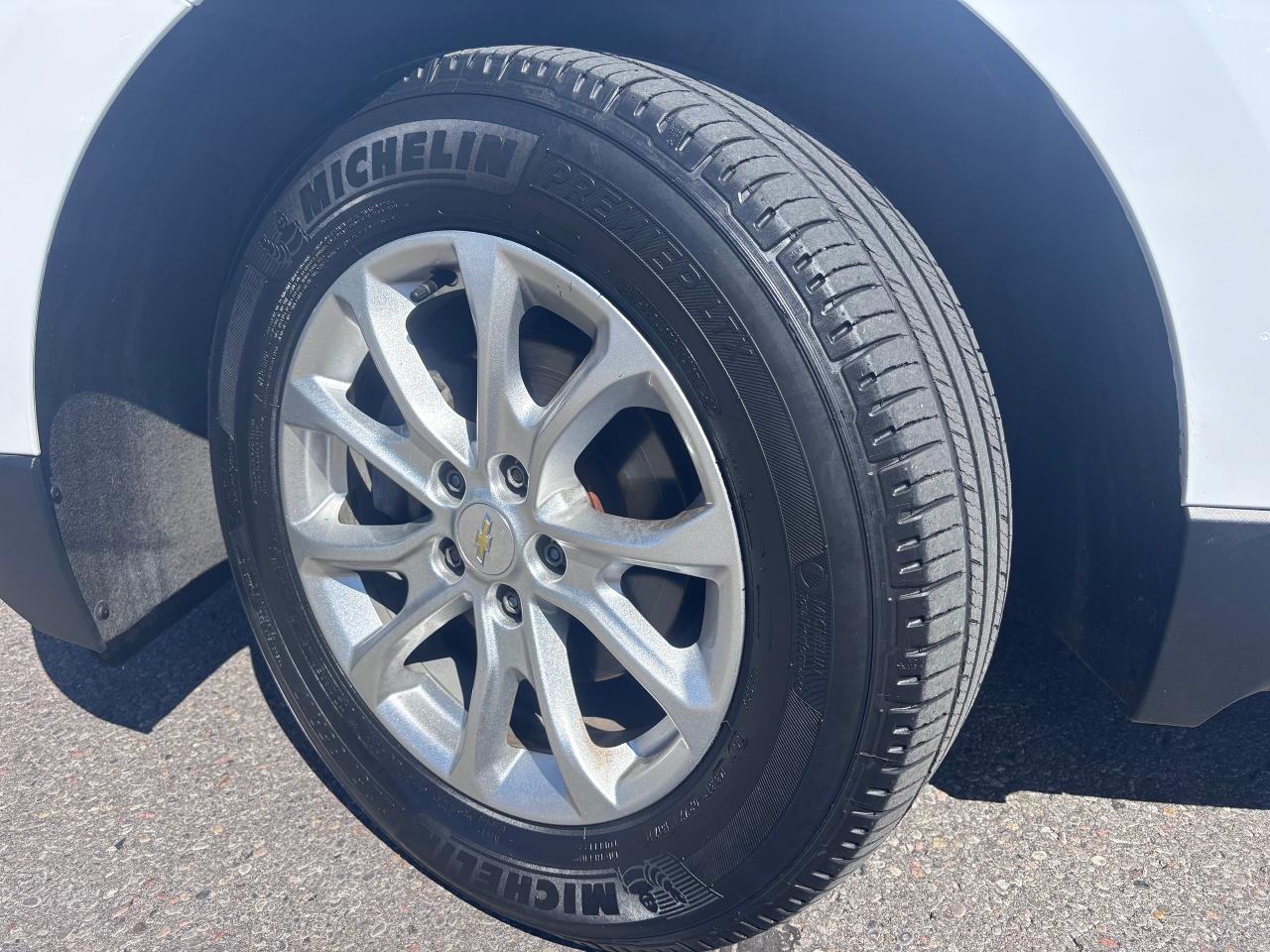 2018 Chevrolet Equinox GREAT DEAL SUPER CLEAN! - Photo #2