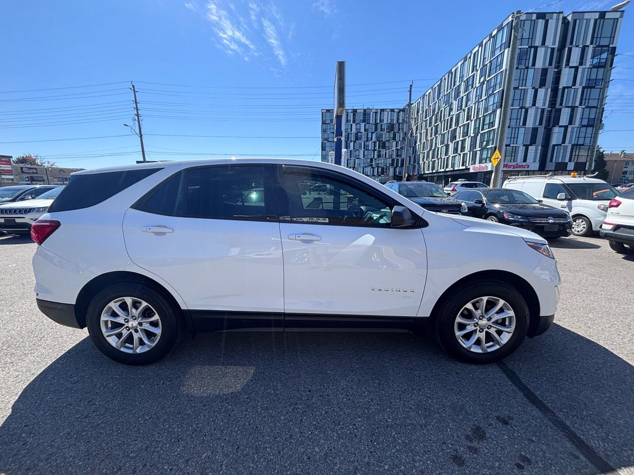2018 Chevrolet Equinox GREAT DEAL SUPER CLEAN! - Photo #6