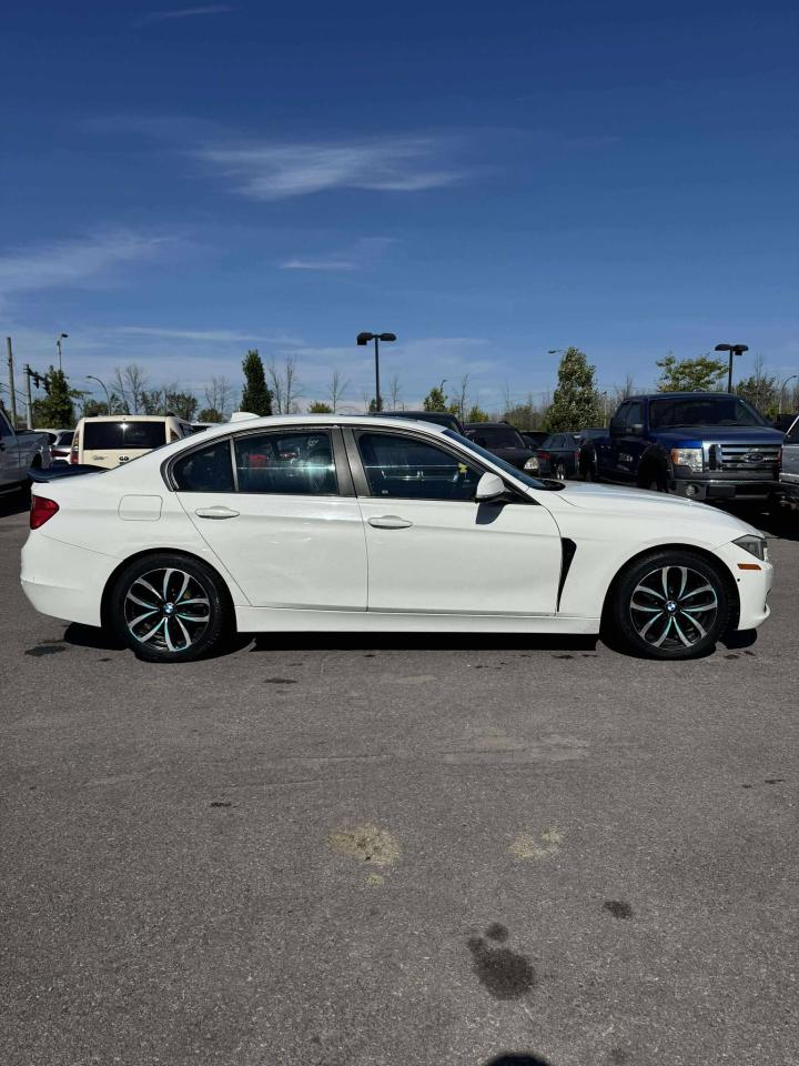 2012 BMW 3 Series 320i - Photo #3