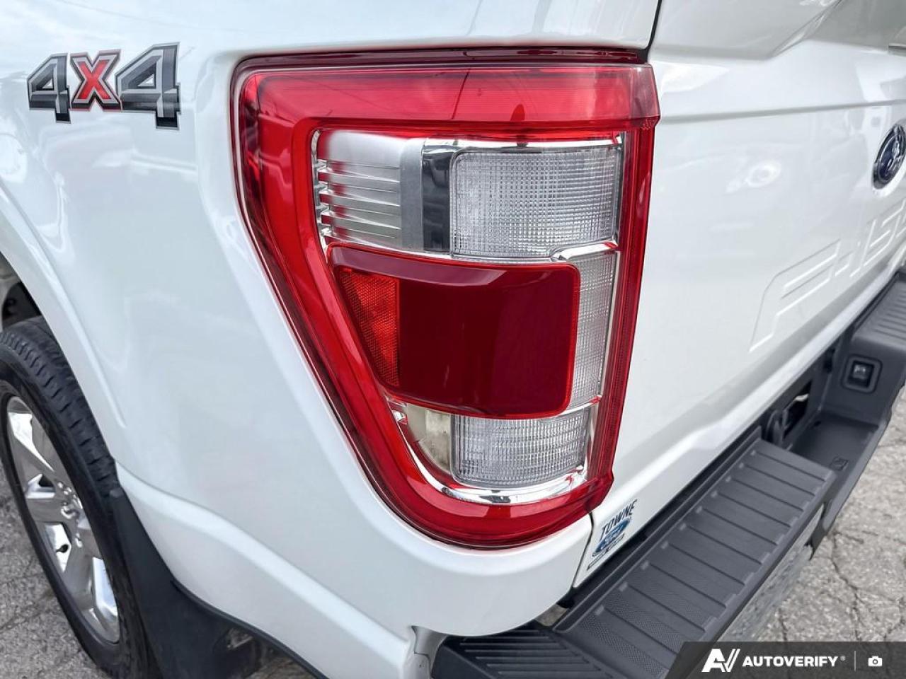 2022 Ford F-150 LARIAT/NO ACCIDENTS/ ROOF / LEATHER / NAV / HYBRID - Photo #9