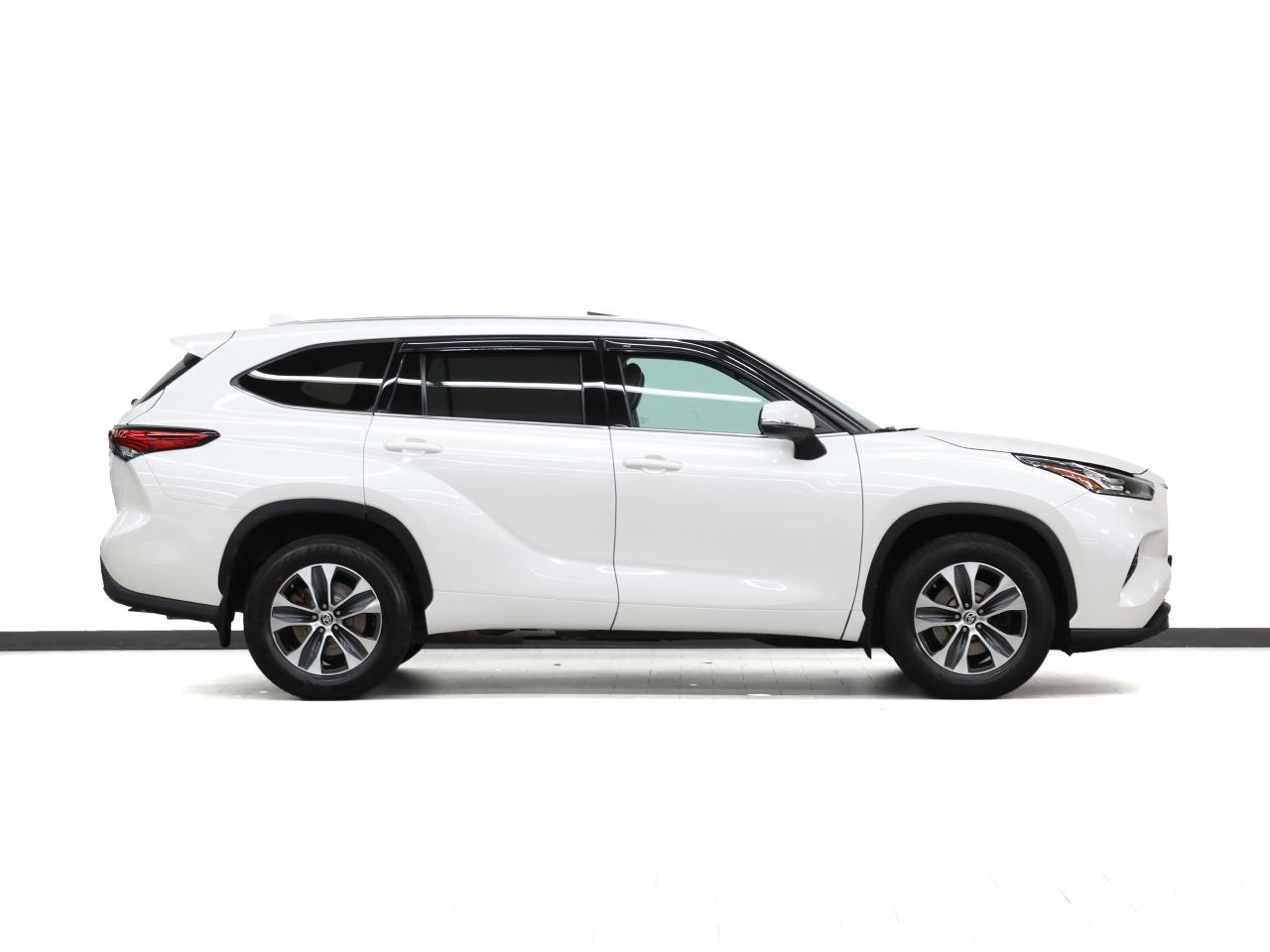 2020 Toyota Highlander XLE | AWD | Leather | Sunroof | BSM | CarPlay